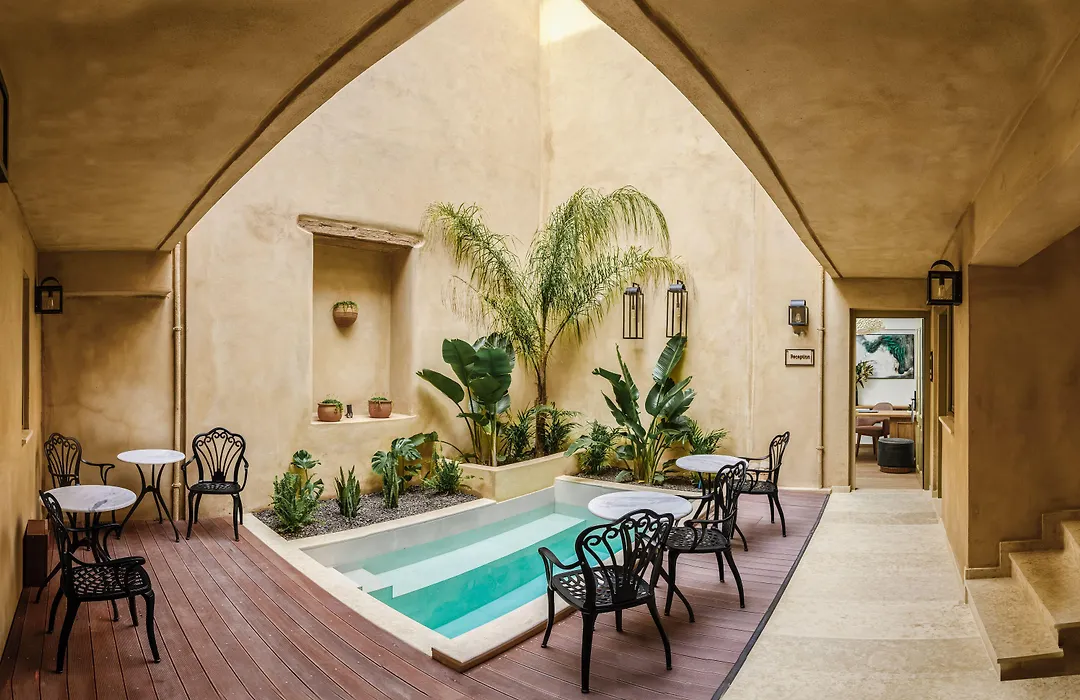 Casa Di Gaga Luxury Suites-1